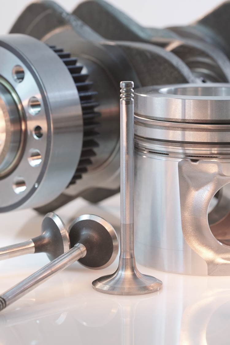 Deutz Reparaturkits und Ersatzteile bei IBH Nahaufnahme einige metallischer Kleinteile